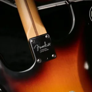 2001 Fender American Standard Stratocaster 3 Tone Sunburst - Image 4