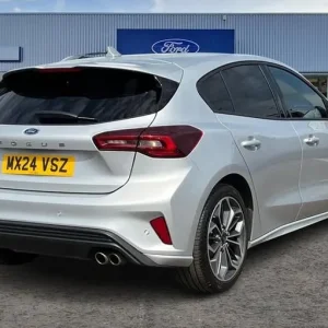 2024 Ford Focus 1.0 EcoBoost Hybrid ST-Line X 5-door Manual - Image 4
