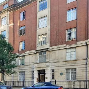 Modern Large Studio in Upminster, Station Approach