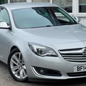 2014 Vauxhall Insignia 2.0 CDTi SRi Nav Hatchback - Image 3