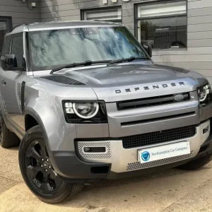 2021 Land Rover Defender 90 3.0 D200 MHEV Hard Top SUV Auto 4WD SWB Euro 6 (s/s) - Image 4