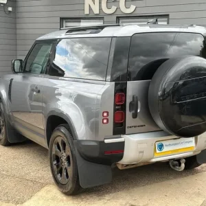 2021 Land Rover Defender 90 3.0 D200 MHEV Hard Top SUV Auto 4WD SWB Euro 6 (s/s) - Image 5