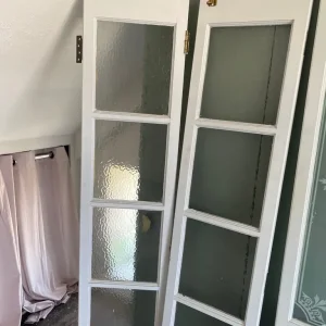 6 wooden bi-fold doors - Image 6