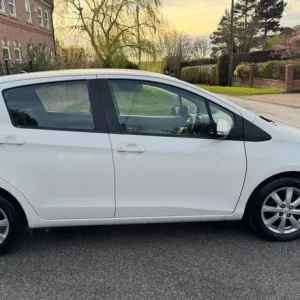 2012 Toyota Yaris 1.3 VVTi TR - Image 6