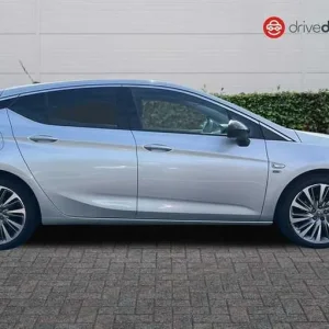 2021 Vauxhall Astra 1.2 Turbo Griffin Edition Hatchback - Image 2