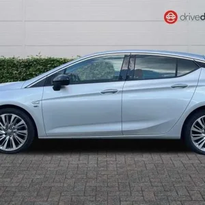 2021 Vauxhall Astra 1.2 Turbo Griffin Edition Hatchback - Image 6
