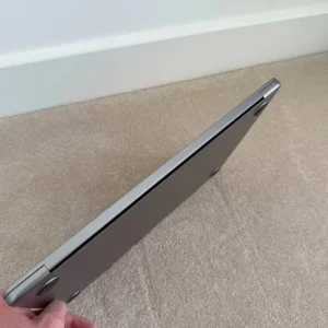 Apple MacBook Air 13.6 inch 2022 M2 8-Core CPU 10-Core GPU 8GB 25-than 256GB Grey - Image 5
