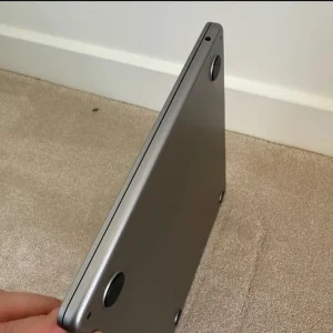 Apple MacBook Air 13.6 inch 2022 M2 8-Core CPU 10-Core GPU 8GB 25-than 256GB Grey - Image 6