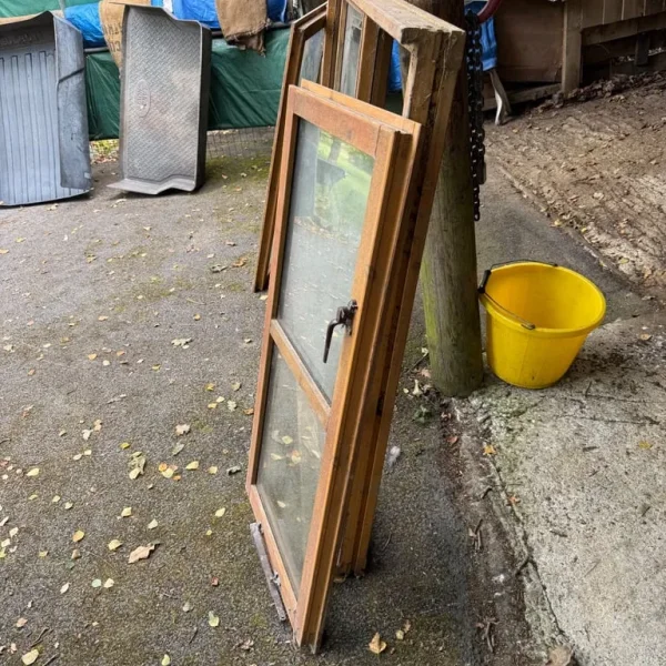 Double glazed wood window unit