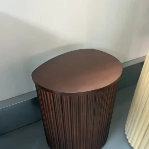 H & M oak wood fluted side table - Image 2