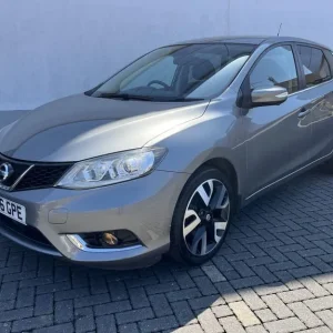 2016 Nissan Pulsar 1.2 DIG-T Tekna Petrol 5-Door Grey - Image 4