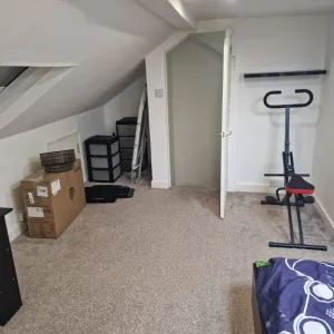 Spacious Ensuite Room for Rent – King Bed, Own Shower, Move-In Ready - Image 5
