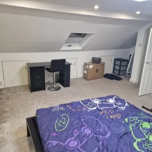 Spacious Ensuite Room for Rent – King Bed, Own Shower, Move-In Ready - Image 8