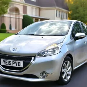 2015 Peugeot 208 VTi 1.2 Manual 5-door - Image 2