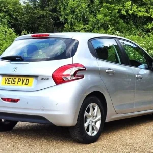 2015 Peugeot 208 VTi 1.2 Manual 5-door - Image 7