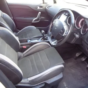 2016 DS 4 PureTech Prestige S/S Hatchback - Image 3