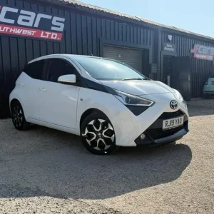 Toyota Aygo 1.0 VVT-i x-plore Euro 6 5-door 2019 - Image 2