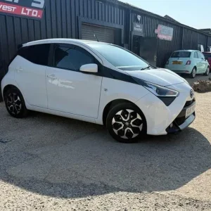 Toyota Aygo 1.0 VVT-i x-plore Euro 6 5-door 2019 - Image 3