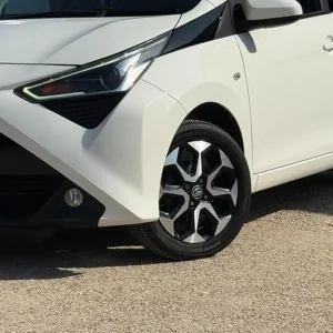 Toyota Aygo 1.0 VVT-i x-plore Euro 6 5-door 2019 - Image 6