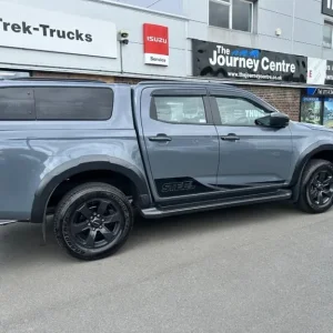 Isuzu D-max 1.9 V-Cross Steel Edition Double Cab 4x4 Auto Diesel - Image 7