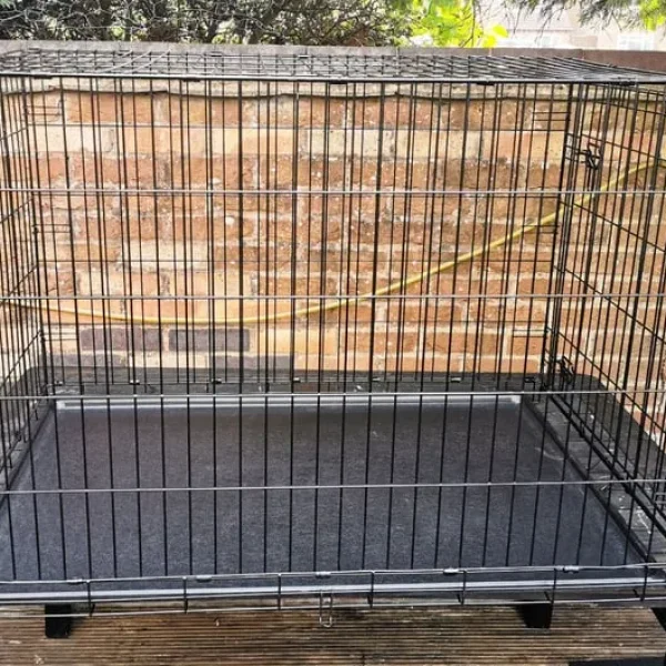 Extra large black steel dog cage (42" L x 29" W x 32" H)