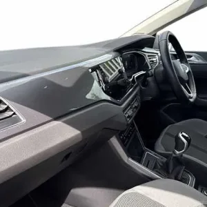 2023 Volkswagen Polo 1.0 TSI Style 5-door hatchback manual - Image 2