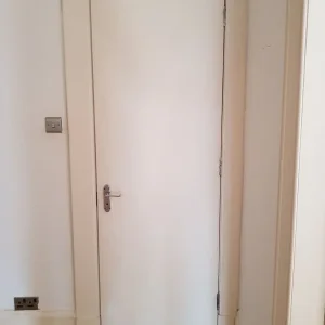 4 x TALLER INTERNAL DOORS - Image 3