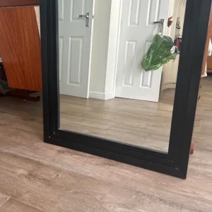 Black rectangle mirror