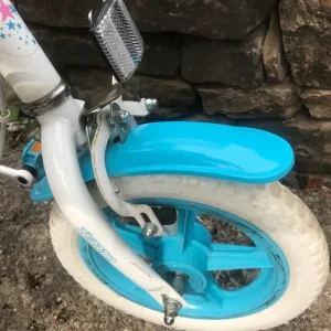 Girls bike with stabilisers - Image 7