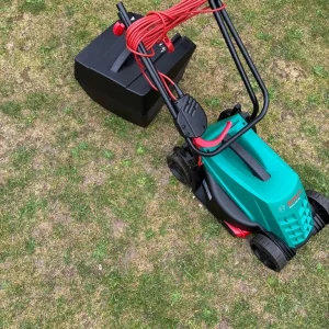 Bosch Rotak 320 Lawnmower - Image 4
