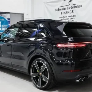 2021 Porsche Cayenne V6 1 Former Keeper Estate Petrol/Ele Automatic - Image 4
