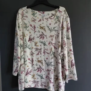 LADIES TOPS - Image 4