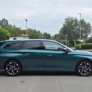 2023 Peugeot 308 1.5 BlueHDi Allure Premium 5dr Estate - Image 2