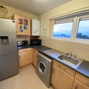 Two bedroom flat in ebbw-vale, Blaenau Gwent - Image 2