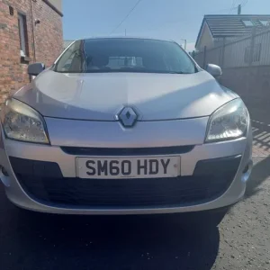 2010 Renault Megane 1.6 16V I-Music 5-door hatchback petrol manual - Image 8