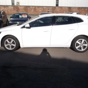 2013 Volvo V40 SE 1.6 Diesel, 5-door, White, 102k miles - Image 4