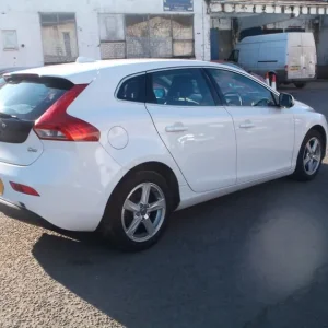 2013 Volvo V40 SE 1.6 Diesel, 5-door, White, 102k miles - Image 8