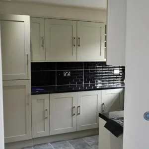 3 bedroom house with modern kitchen and bathrooms - Image 2