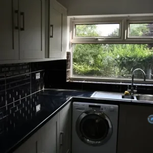 3 bedroom house with modern kitchen and bathrooms - Image 3