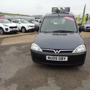 2009 Vauxhall Combo Tour Essential Automatic Wheelchair Conversion CDTI - Image 2