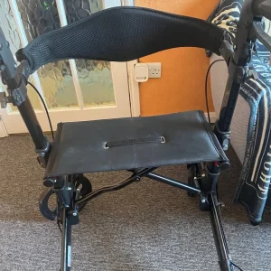 mobility walker with seat - Image 3