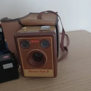 Old cameras - Image 2