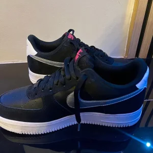 Nike AirForce 1 Women’s ‘07 ‘Metallic Silver’