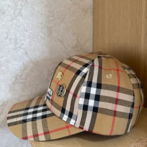Burberry cap never worn - Image 3