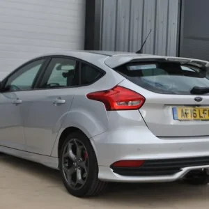 2016 Ford Focus 2.0T EcoBoost ST-3 Euro 6 (s/s) 5dr HATCHBACK Petrol Manual - Image 3