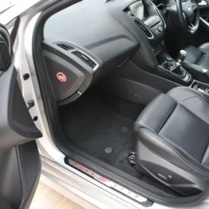 2016 Ford Focus 2.0T EcoBoost ST-3 Euro 6 (s/s) 5dr HATCHBACK Petrol Manual - Image 5