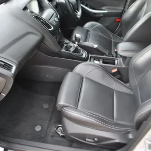 2016 Ford Focus 2.0T EcoBoost ST-3 Euro 6 (s/s) 5dr HATCHBACK Petrol Manual - Image 6