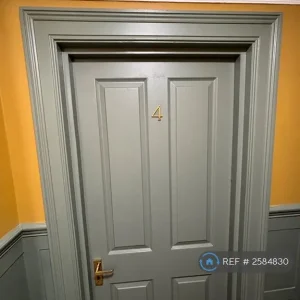 1 bedroom flat in Beaconsfield Villas, Brighton, BN1 (1 bed) (#2584830)