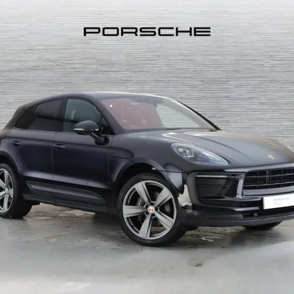 2022 Porsche Macan 2.0T 5-door SUV with PDK and 4WD