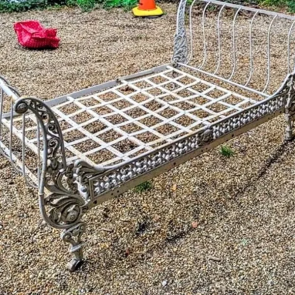 Antique French day bed